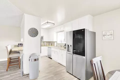 Kitchen - 1805 Kienitz Ave, Modesto, CA 95355 photo 3 of 4