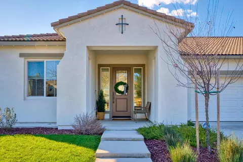 Exterior - 3815 N Berkeley Ave, Turlock, CA 95382 photo 4 of 9