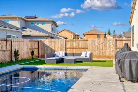 Exterior - 3815 N Berkeley Ave, Turlock, CA 95382 photo 5 of 9