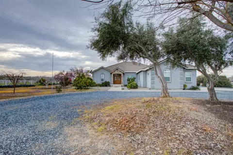 Exterior - 18413 Sycamore Ave, Patterson, CA 95363 photo 2 of 25