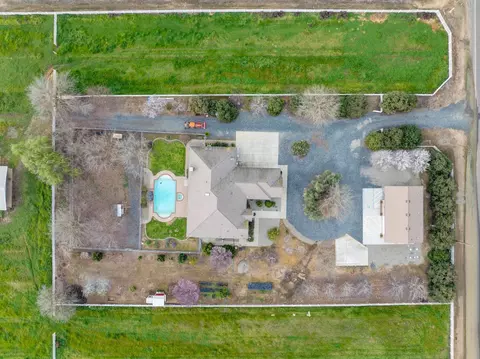 View/Area - 18413 Sycamore Ave, Patterson, CA 95363 photo 3 of 4