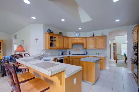 Kitchen - 18413 Sycamore Ave, Patterson, CA 95363 photo 2 of 5