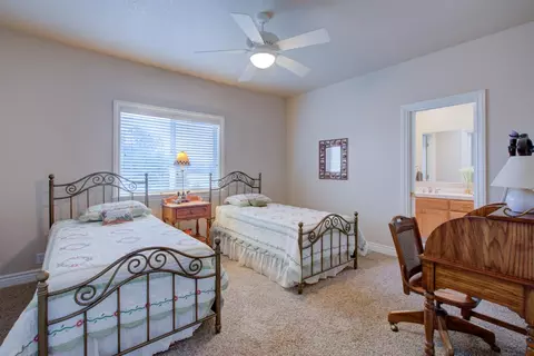 Bedroom - 18413 Sycamore Ave, Patterson, CA 95363 photo 2 of 4