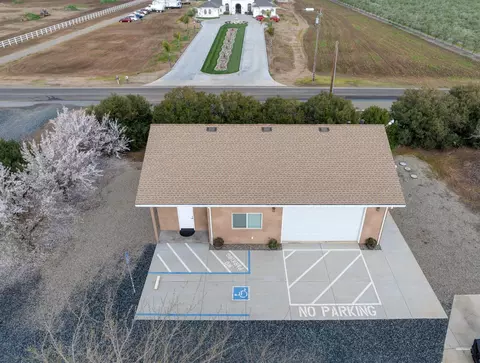 Exterior - 18413 Sycamore Ave, Patterson, CA 95363 photo 15 of 25