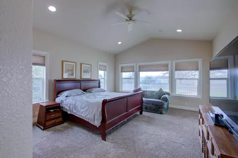 Bedroom - 18413 Sycamore Ave, Patterson, CA 95363 photo 1 of 4