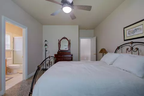 Bedroom - 18413 Sycamore Ave, Patterson, CA 95363 photo 4 of 4