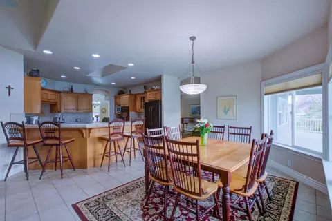 Dining - 18413 Sycamore Ave, Patterson, CA 95363 photo 4 of 4