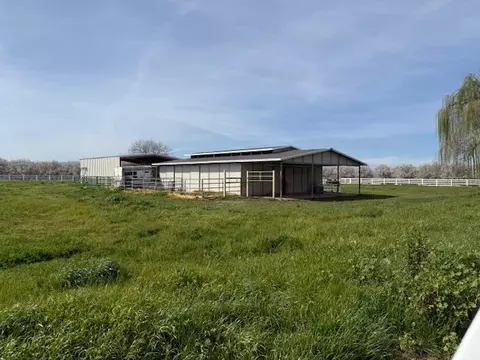 Exterior - 18413 Sycamore Ave, Patterson, CA 95363 photo 19 of 25