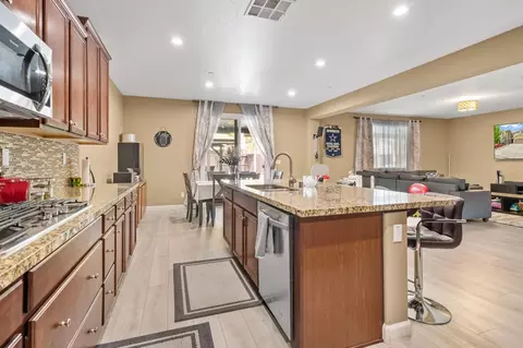 Entry Way - 2317 Mathar Dr, Manteca, CA 95337 photo 5 of 11