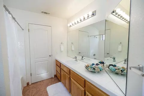 Bath - 3705 Dillingham Ave, Modesto, CA 95357 photo 7 of 7