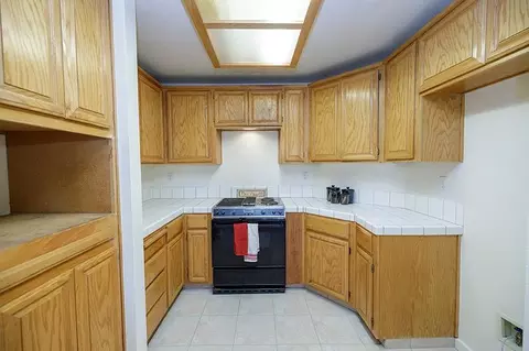 Kitchen - 3705 Dillingham Ave, Modesto, CA 95357 photo 4 of 7