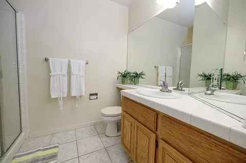 Bath - 3705 Dillingham Ave, Modesto, CA 95357 photo 1 of 7