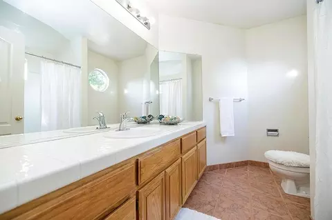 Bath - 3705 Dillingham Ave, Modesto, CA 95357 photo 5 of 7