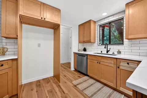 Kitchen - 620 Sundance Pl, Applegate, CA 95703 photo 4 of 7
