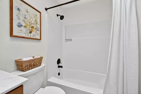 Bath - 620 Sundance Pl, Applegate, CA 95703 photo 2 of 3