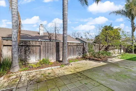 Exterior - 225 Fullerton Dr, Turlock, CA 95382 photo 10 of 14