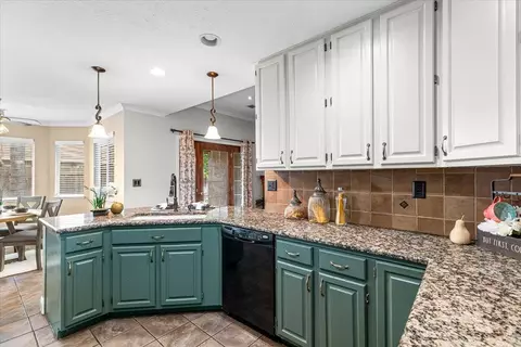 Kitchen - 225 Fullerton Dr, Turlock, CA 95382 photo 2 of 6