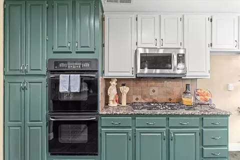 Kitchen - 225 Fullerton Dr, Turlock, CA 95382 photo 5 of 6