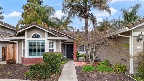 Exterior - 225 Fullerton Dr, Turlock, CA 95382 photo 6 of 14