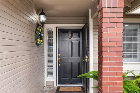 Entry Way - 225 Fullerton Dr, Turlock, CA 95382 photo 1 of 7