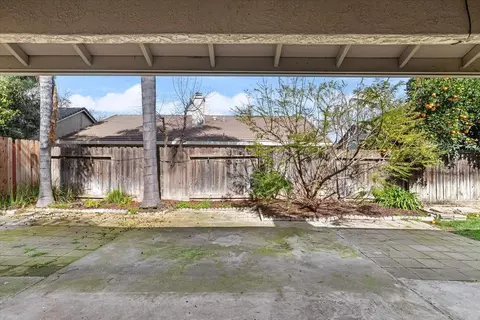 Exterior - 225 Fullerton Dr, Turlock, CA 95382 photo 7 of 14