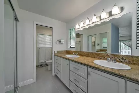 Bath - 2869 Cascade Trl, Cool, CA 95614 photo 1 of 3