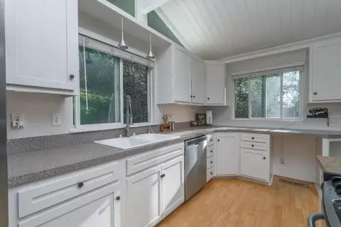 Kitchen - 2869 Cascade Trl, Cool, CA 95614 photo 4 of 6