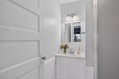 Bath - 5008 High St, Rocklin, CA 95677 photo 6 of 6