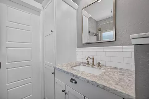 Bath - 5008 High St, Rocklin, CA 95677 photo 3 of 6