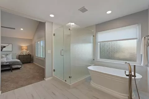 Bath - 1536 Timberlake Cir, Lodi, CA 95242 photo 3 of 7