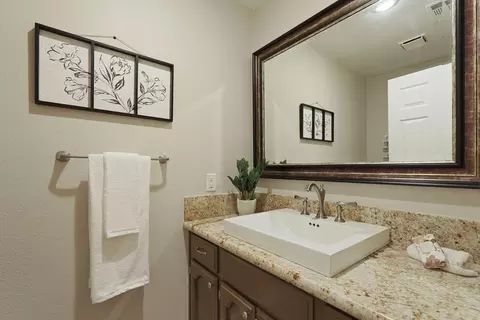 Bath - 1536 Timberlake Cir, Lodi, CA 95242 photo 1 of 7