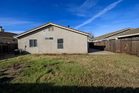 Exterior - 2012 Spring Ln, Modesto, CA 95356 photo 10 of 13