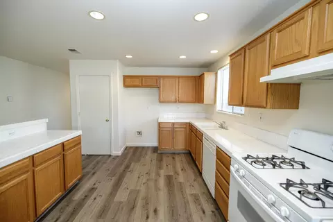 Kitchen - 2012 Spring Ln, Modesto, CA 95356 photo 4 of 5