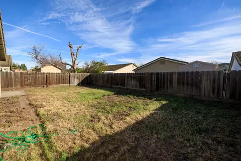 Exterior - 2012 Spring Ln, Modesto, CA 95356 photo 13 of 13