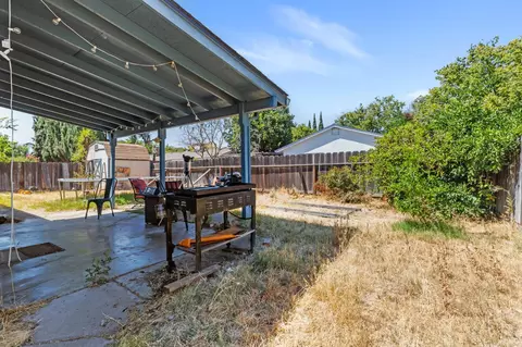 Exterior - 1805 Glaston Ave, Modesto, CA 95350 photo 3 of 4