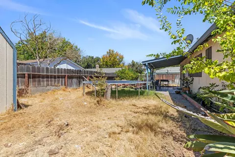 Exterior - 1805 Glaston Ave, Modesto, CA 95350 photo 4 of 4