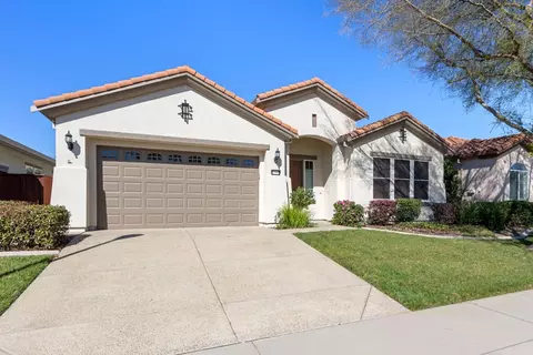 2160 Arlington Dr, Roseville, CA 95747