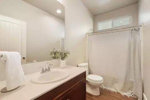 Bath - 720 Channel Dr, Lathrop, CA 95330 photo 2 of 4