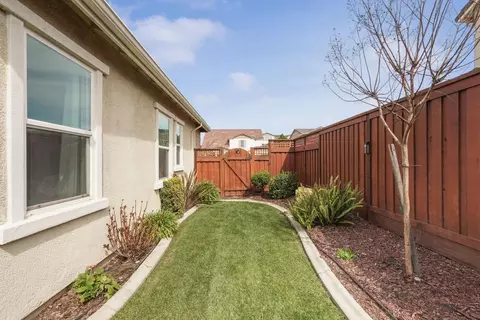 Exterior - 720 Channel Dr, Lathrop, CA 95330 photo 7 of 9
