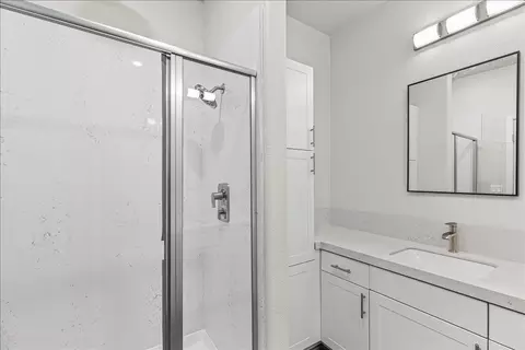 Bath - 1409 Villa, Modesto, CA 95351 photo 4 of 6