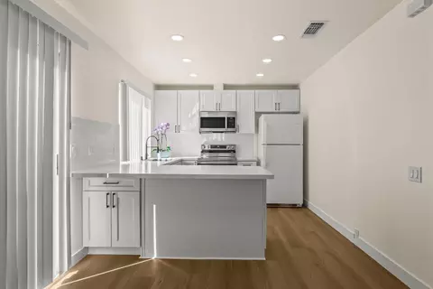 Kitchen - 1560 Drake, Davis, CA 95616 photo 4 of 6