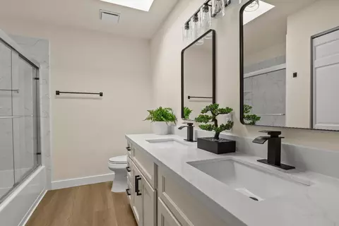 Bath - 1560 Drake, Davis, CA 95616 photo 2 of 7