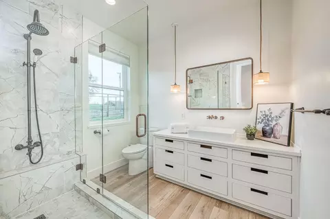 Bath - 11838 Appey Way, Sonora, CA 95370 photo 1 of 6