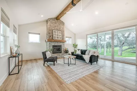 Living - 11838 Appey Way, Sonora, CA 95370 photo 1 of 2