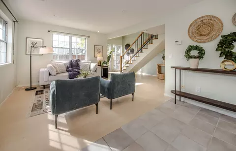 3152 Woods Cir, Davis, CA 95616