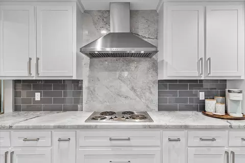 Kitchen - 1555 Sand Ln, Manteca, CA 95337 photo 9 of 9