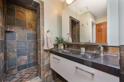 Bath - 2425 Duarte Rd, Penryn, CA 95663 photo 2 of 7