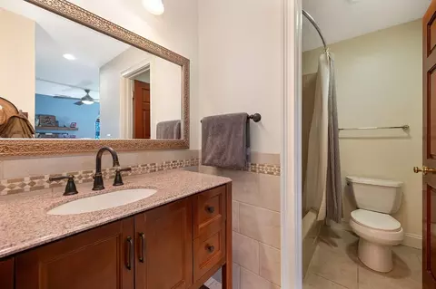 Bath - 2425 Duarte Rd, Penryn, CA 95663 photo 4 of 7