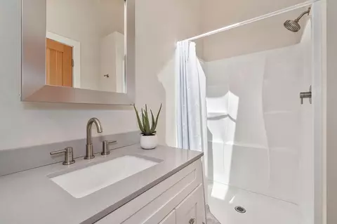 Bath - 2425 Duarte Rd, Penryn, CA 95663 photo 7 of 7