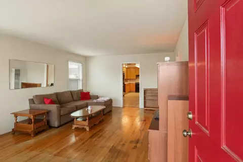 Entry Way - 264 W Emerson Ave, Tracy, CA 95376 photo 1 of 2